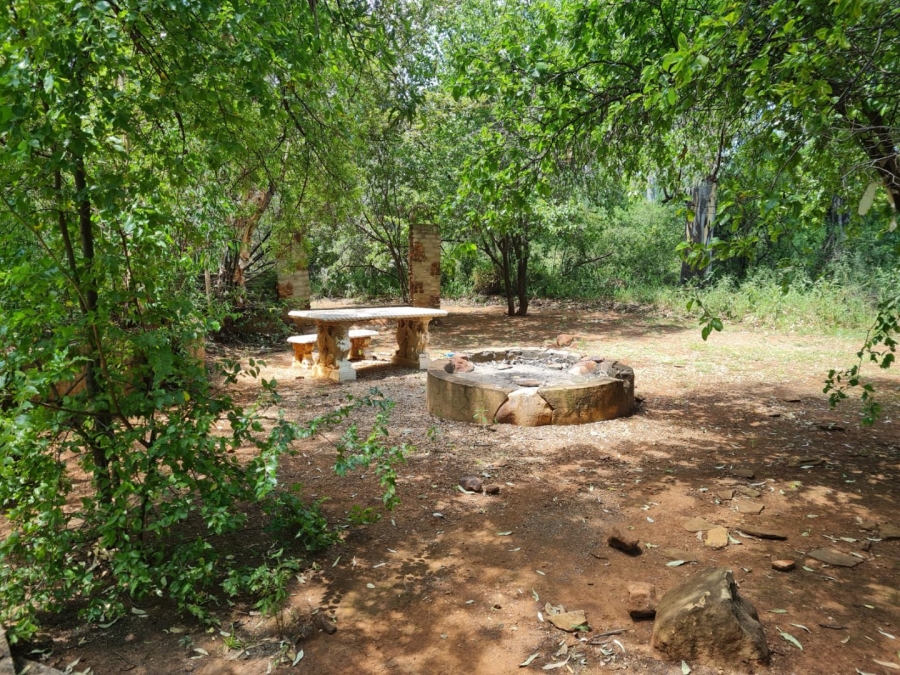 Commercial Property for Sale in Remhoogte AH North West